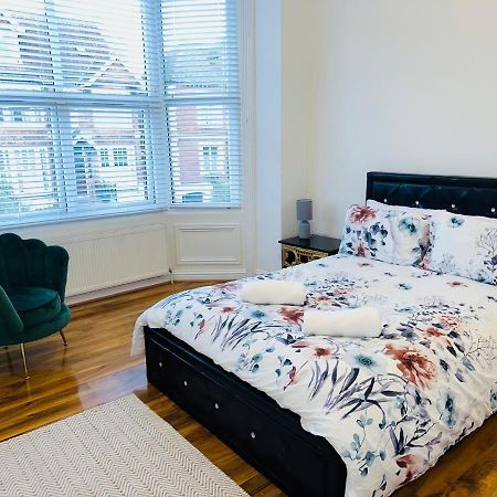 Newly Refurbished Two Bedrooms Flat St Leonards-on-Sea エクステリア 写真