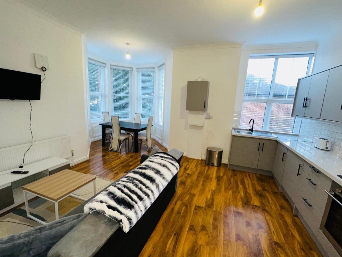 Newly Refurbished Two Bedrooms Flat St Leonards-on-Sea エクステリア 写真