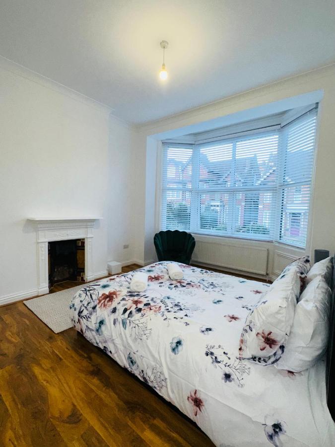 Newly Refurbished Two Bedrooms Flat St Leonards-on-Sea エクステリア 写真