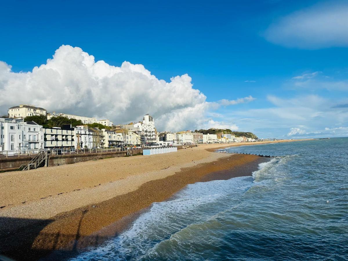 Newly Refurbished Two Bedrooms Flat St Leonards-on-Sea エクステリア 写真