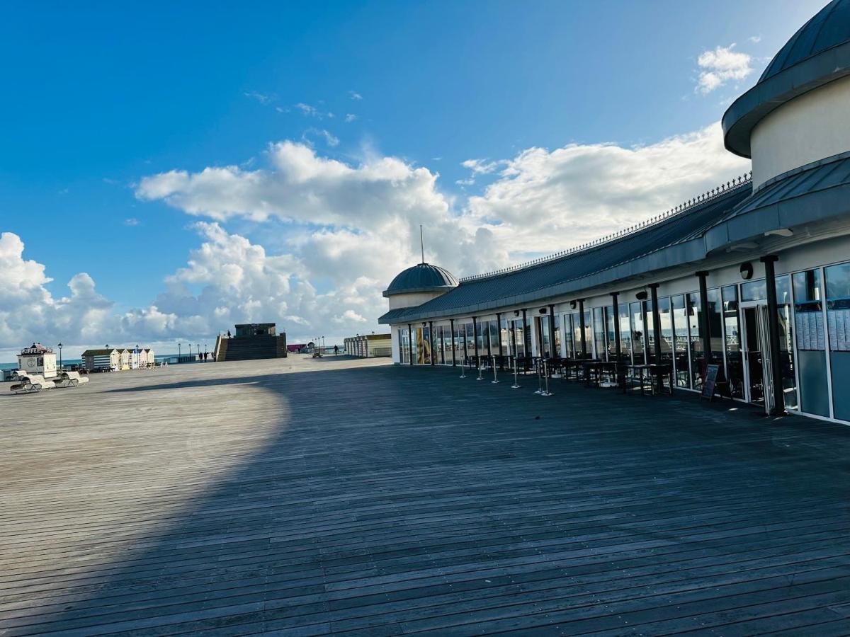 Newly Refurbished Two Bedrooms Flat St Leonards-on-Sea エクステリア 写真