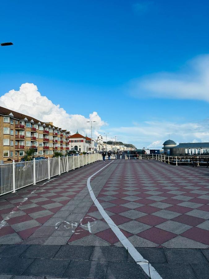 Newly Refurbished Two Bedrooms Flat St Leonards-on-Sea エクステリア 写真