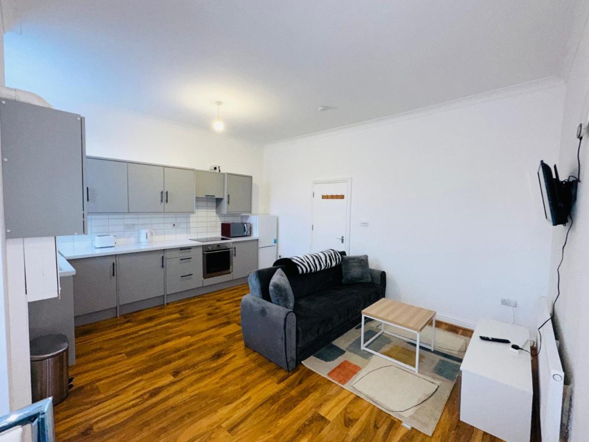 Newly Refurbished Two Bedrooms Flat St Leonards-on-Sea エクステリア 写真